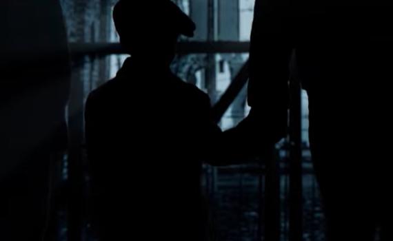 המעיל– סיפור הבריחה מהגטו • צפו: