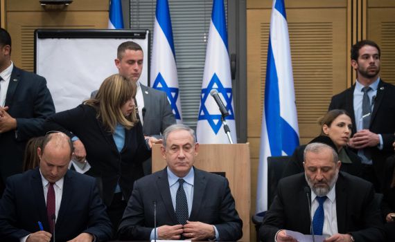 גל ביקורת חריף מימין עצר את ההסכם עם כחול לבן