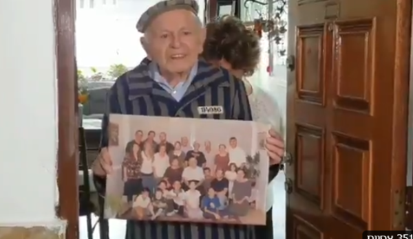 עם מדי אסיר; ניצול השואה קרא: "עם ישראל חי" • צפו: