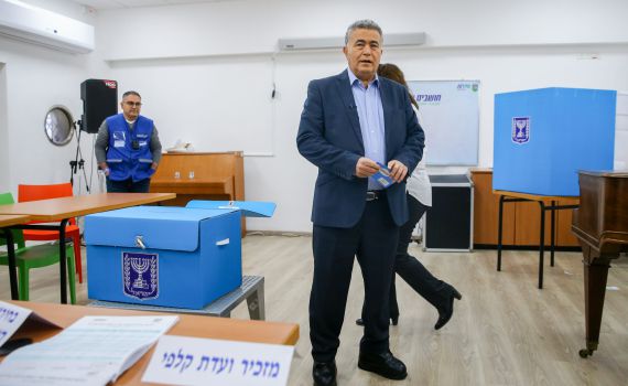 הנהלת מפלגת העבודה אישרה להצטרף לממשלה