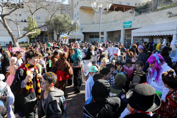 "אין משפחה אחת באפרת שלא הכירה מישהו חולה"