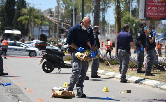 פיגוע בכפר סבא ביום הזיכרון: בת 60 נפצעה קשה