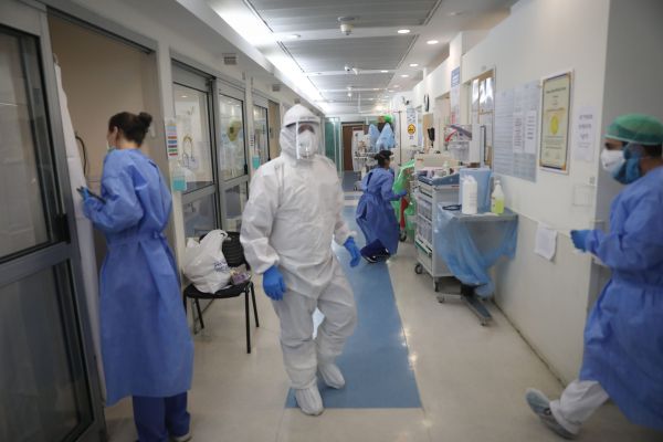 בתוך 3 שעות: 23 חולי קורונה חדשים במצב קשה