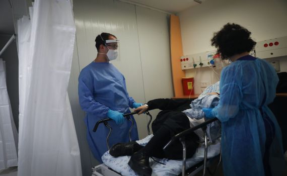 מצבה של הילדה בת 11 משתפר: מניין הנפטרים 208