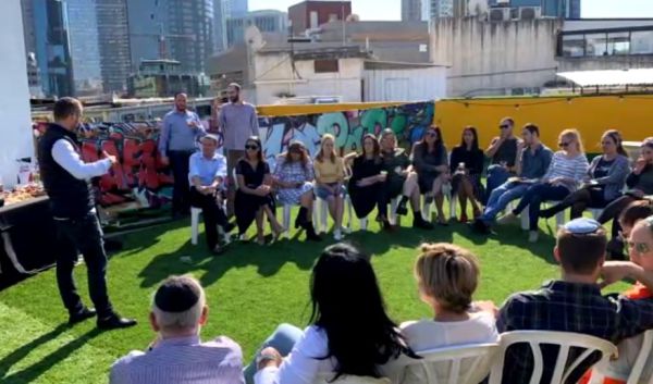 משרד היח"צ הסרוג בסרטון עידוד מהבידוד. צפו