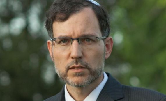 בכאב לב גדול: הרב לוביץ' מגיב לסערה סביב אישתו