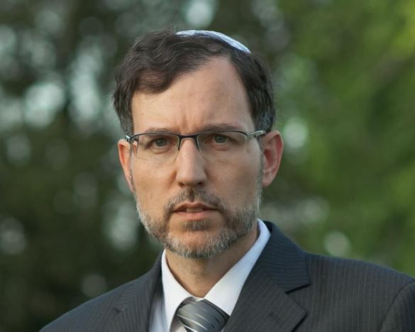 בכאב לב גדול: הרב לוביץ' מגיב לסערה סביב אישתו