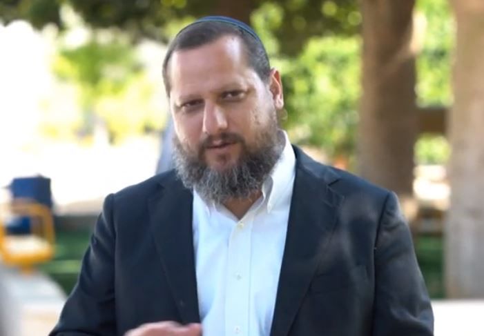 צפו: שיעורו השבועי של הרב יצחק נרי'ה