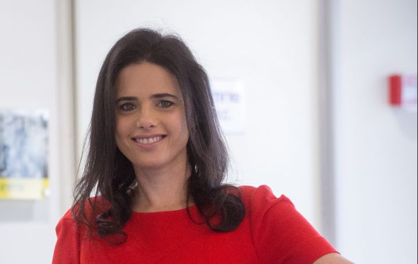 שקד: 6 סיבות מדוע בג"ץ לא יכול להתערב בזהות רה"מ