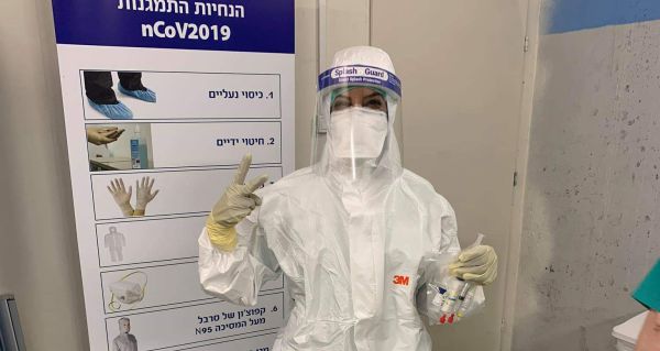 סטודנטיות לסיעוד גויסו לבלימת הקורונה בבתי אבות