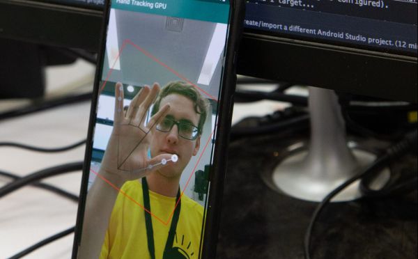 תלמידי המרכז האקדמי לב מצטרפים למאבק בקורונה