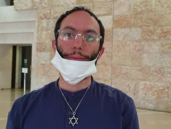 "את משפחות השכול סוגרים ומאפשרים עסקים והפגנות"