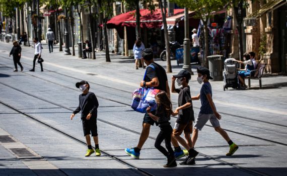 הקלה על המשק: הממשלה דנה כעת אלו חנויות יפתחו