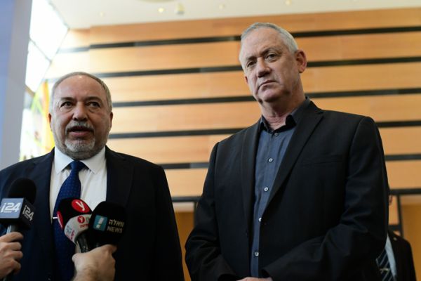 ההצעה של ליברמן לגנץ לסיום הפלונטר הפוליטי