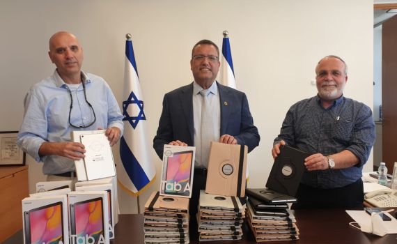 עשרות טאבלטים יחולקו בירושלים לילדים עם מוגבלות
