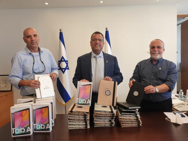 עשרות טאבלטים יחולקו בירושלים לילדים עם מוגבלות