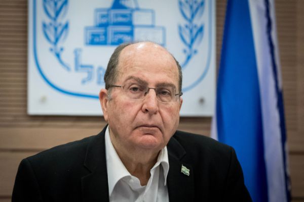 יעלון מפנה עורף לגנץ: "לא נשתף איתך פעולה"