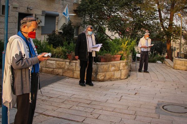 תפילה ביחיד ותספורת בעומר| הלכות קורונה מעודכנות