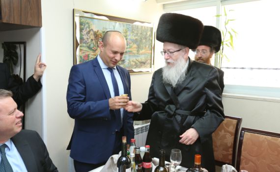 דיווח: ליצמן יעבור למשרד השיכון; בנט מועמד להחליפו