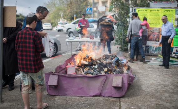 מה לא חמץ ולא צריך לזרוק לפני פסח: הרשימה המלאה