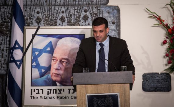 נכדו של רבין איחל לנתניהו קורונה, עורר סערה והתנצל