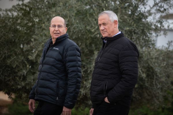 יעלון לא מוותר: "עדיין לא מאוחר להתחרט"