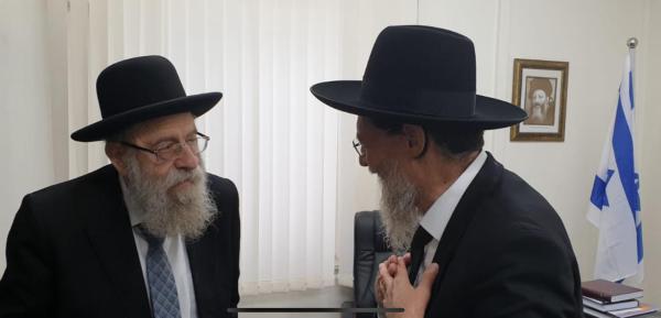 שמו של הרב שטרן הוסר משטרי מכירת החמץ בי-ם