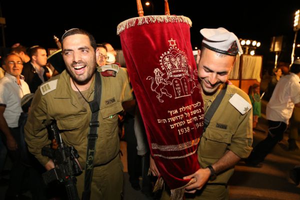 זמן לאחדות: השתתפו באות לכתיבת ספר תורה לעמ"י