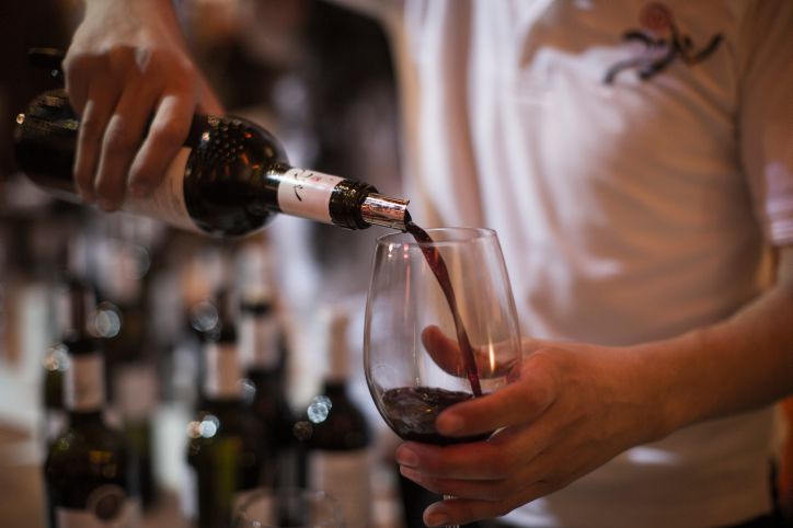 לכבוד פורים: יינות אוצר הארץ במחירים בלעדיים