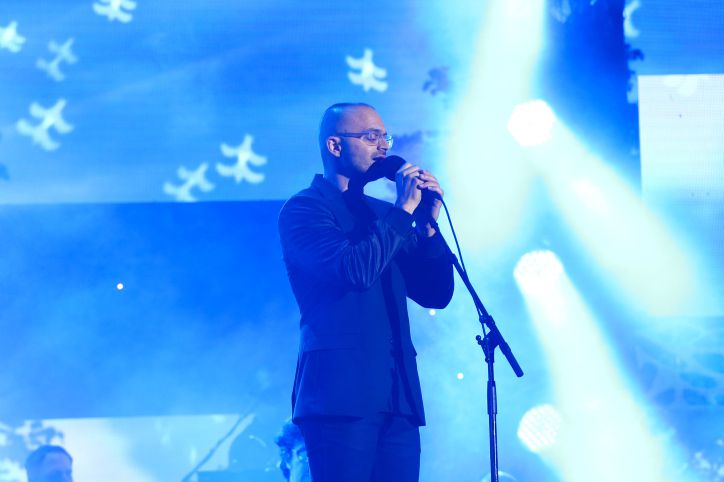 בבית: בואו לחגוג עם אברהם טל בהופעה מהשומרון