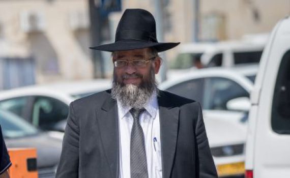 אור בקצה המנהרה: שיפור קל במצבו של הרב הבר