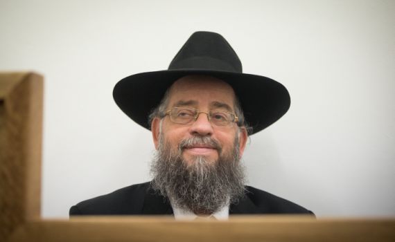 התדרדרות נוספת: הרב ישעיהו הבר מונשם ומורדם