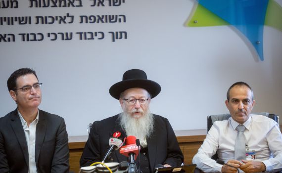 פרופ' רוני גמזו מונה לטפל בקורונה בבתי האבות