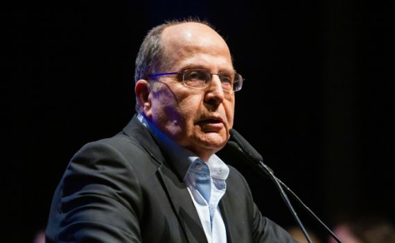 יעלון תוקף: "גנץ עוזר לנתניהו לעקוף את בג"צ"