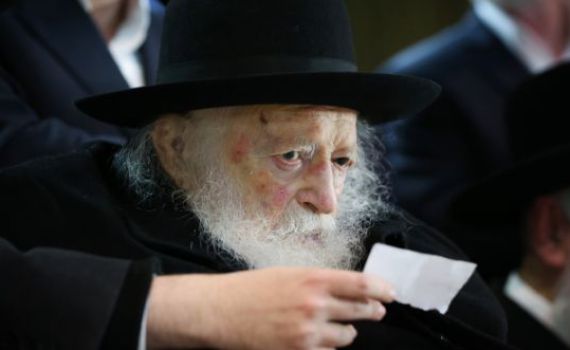 הרב קנייבסקי: כתיבת ספר תורה – סגולה מימי הבעל שם טוב לאחדות ישראל ולעצירת התפשטות מגיפות