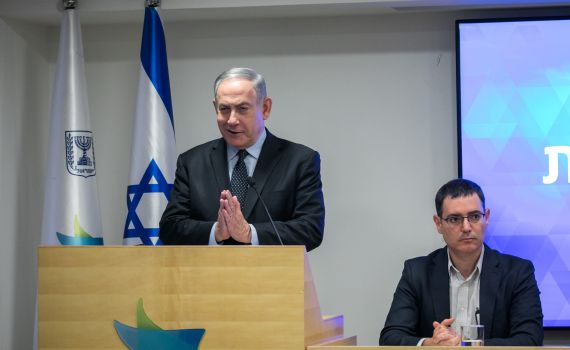 נתניהו: "נאפשר תפילות של 10 איש, החנויות ייפתחו"