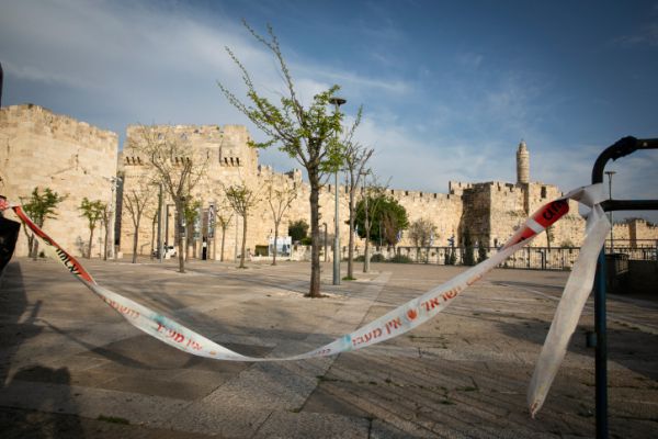 נתיר זר מרוסיה דקר שוטרים בשער יפו