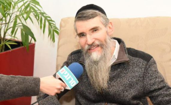 מסר של אחדות: הזמר אברהם פריד קורא לקנות אותיות בספרי תורה