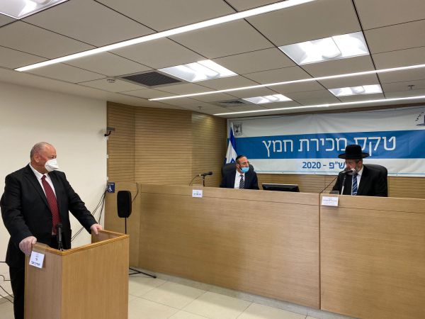 הרבנים הראשיים מכרו את החמץ של המדינה