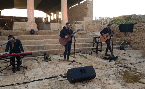 מרגש: כך הופיע ישי ריבו מול 3000 משפחות