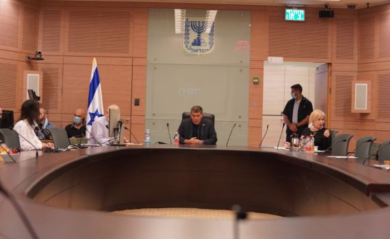בתום הדיון: הכנסת אישרה להאריך את מעקב השב"כ