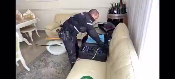 בשידור חי: המשטרה עצרה תפילה שהתקיימה בבני ברק