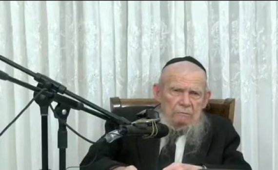 הרב אדלשטיין: אסור תפילה במניין, אסור להזמין לפסח