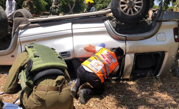 בן 30 נהרג בהתהפכות רכב שטח סמוך למסעדה