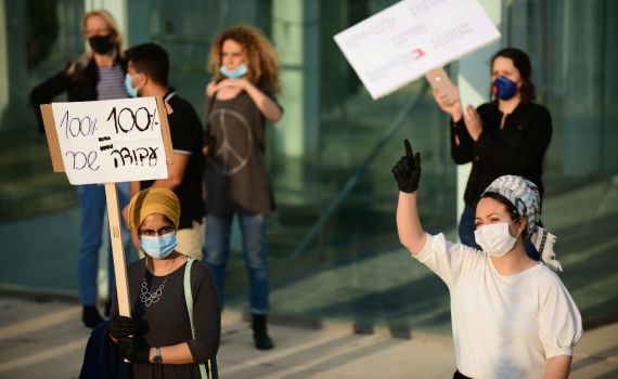 פרומן שיגרה מכתב לנתניהו: "הגנים הפרטיים ניזוקו בצורה בלתי הפיכה"