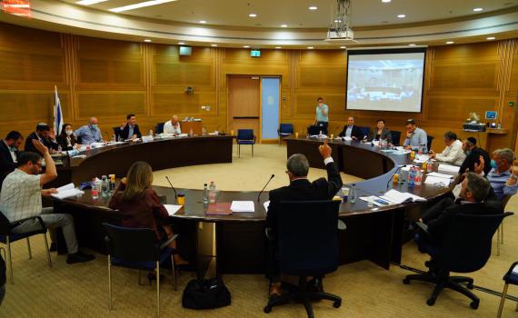 שקד: "מעל 61  ח"כים תומכים", קרעי: "זה לא הזמן"