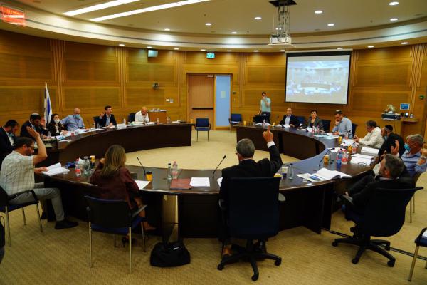 שקד: "מעל 61  ח"כים תומכים", קרעי: "זה לא הזמן"