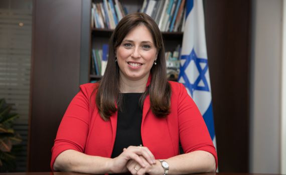 לפיד הכריע: ציפי חוטובלי תישאר בתפקיד