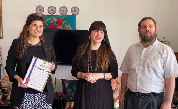 שרן השכל העניקה תעודת הערכה מח"כים לחני ליפשיץ