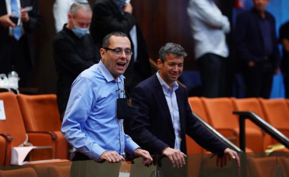 הנדל והאוזר יגישו חוק לדחיית התקציב לנובמבר